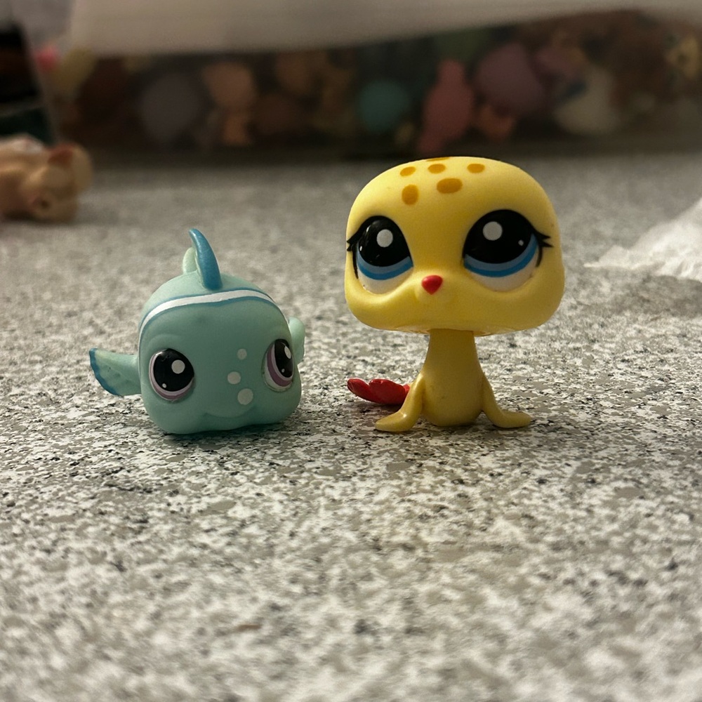 Aquatic Pair. Seal and Fish Littlest Pet Shop LPS